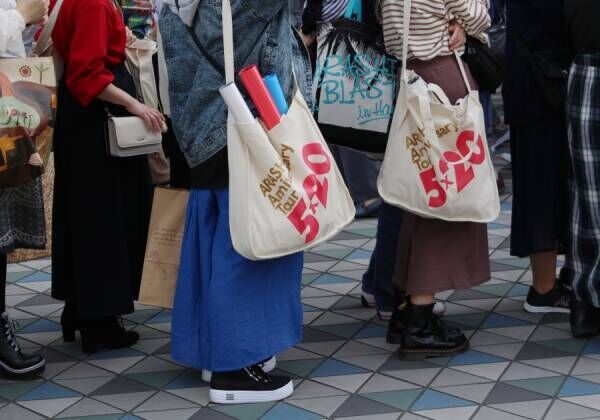 趣味仲間と遠征先で不倫に堕ちました… 推し活にハマった30代妻が「不倫に足を踏み入れたきっかけ」【前編】