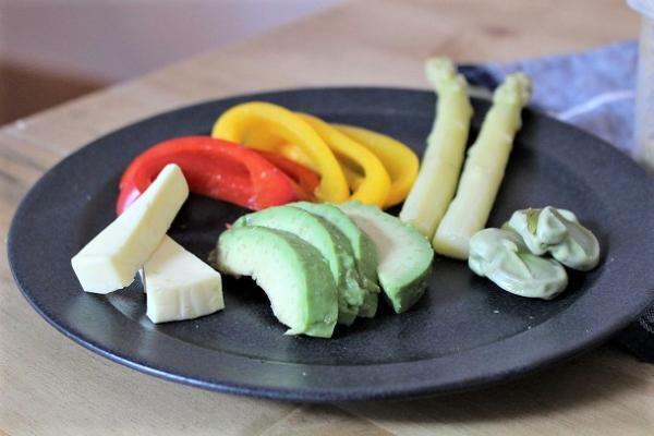 【スタッフも始めています、ぬか漬け生活】　春の変りダネ、漬けてみました。[PR]