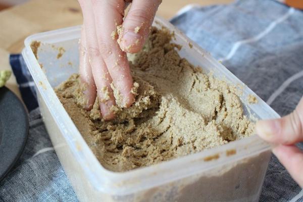 【スタッフも始めています、ぬか漬け生活】　春の変りダネ、漬けてみました。[PR]