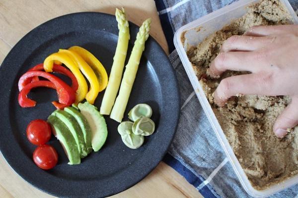 【スタッフも始めています、ぬか漬け生活】　春の変りダネ、漬けてみました。[PR]