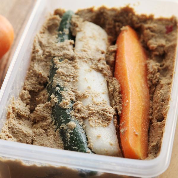 【スタッフも始めています、ぬか漬け生活】　春の変りダネ、漬けてみました。[PR]