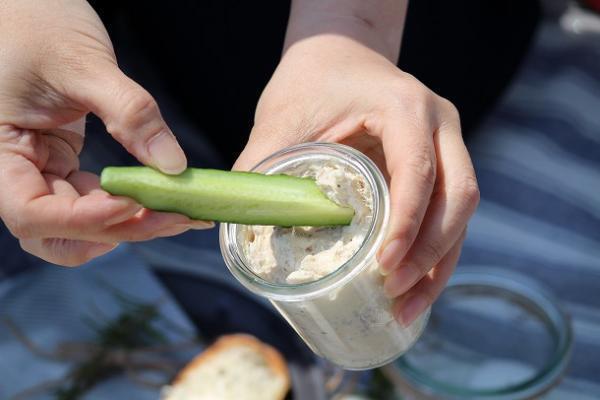 【ピクニックに行こう！第1回】　ワインと一緒にカゴに詰め込んで　手軽に作れるピクニックレシピ[PR]