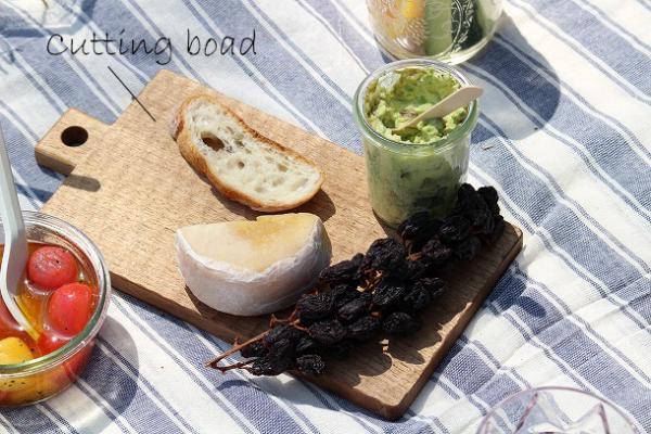 【ピクニックに行こう！第3回】芝生の上でごろんとうたた寝　大人ピクニックにはこんな雑貨を持っていこう！[PR]