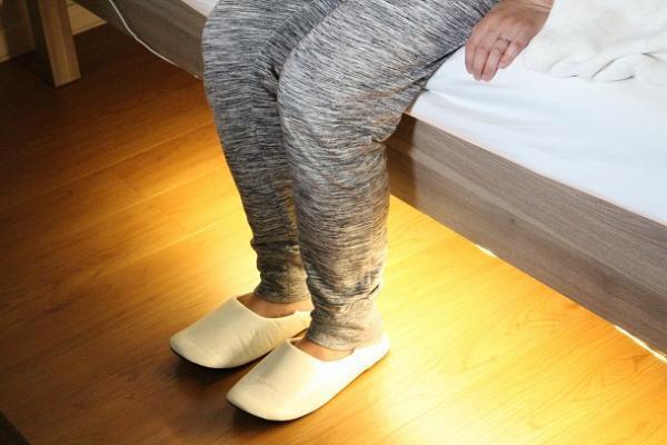 プチストレスにさようなら！真夜中の不安な足元を照らす便利グッズ[PR]