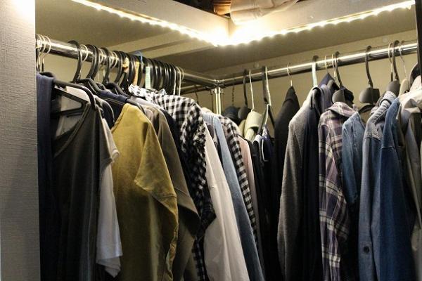 プチストレスにさようなら！真夜中の不安な足元を照らす便利グッズ[PR]