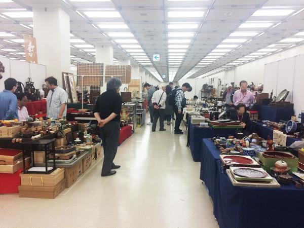 【おさんぽ手帖】　わたしだけの出逢いがきっと見つかる、蚤の市へ[PR]