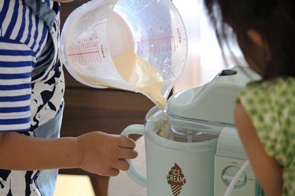 【夏休みキッズパーティー 第5回】作る工程を楽しもう！2つの味の手作りアイスクリーム[PR]