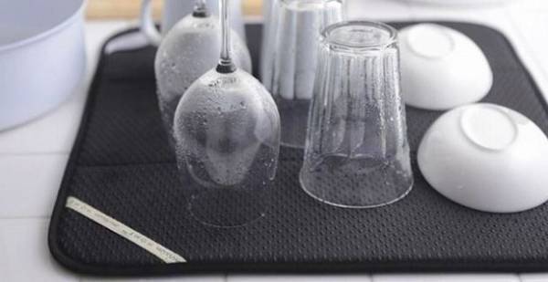 水切りかごはもう必要ない！ 水分を素早く吸収する水切りディッシュマット