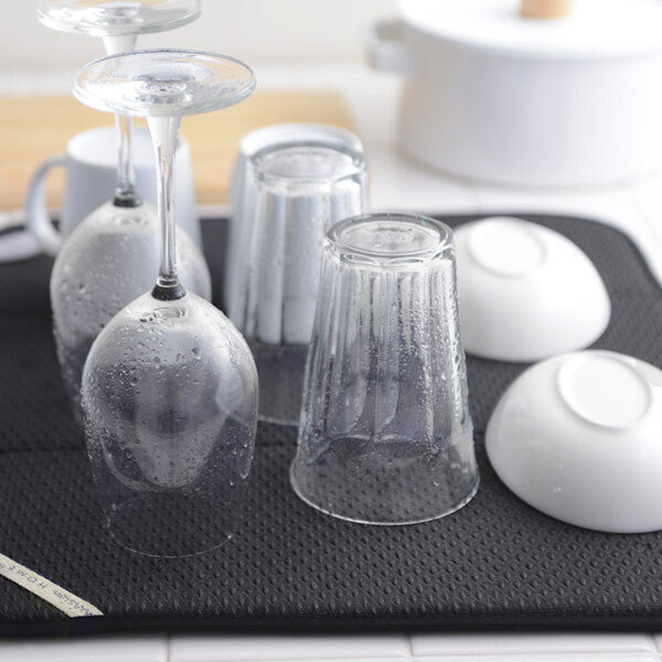 水切りかごはもう必要ない！ 水分を素早く吸収する水切りディッシュマット