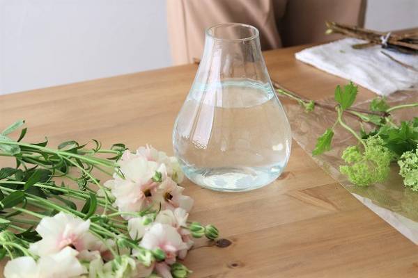 お花がもたないこの季節にも。夏に部屋を瑞々しく彩る、その方法って？[PR]