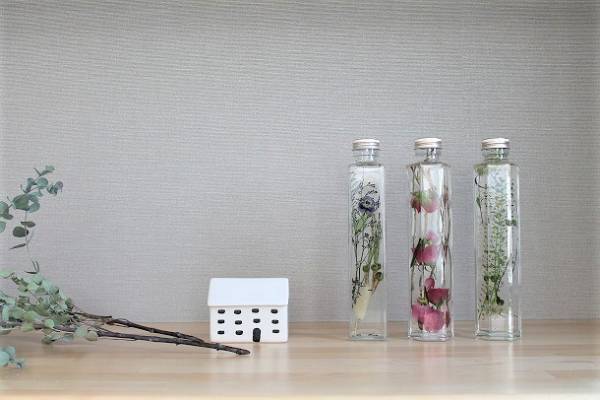 お花がもたないこの季節にも。夏に部屋を瑞々しく彩る、その方法って？[PR]