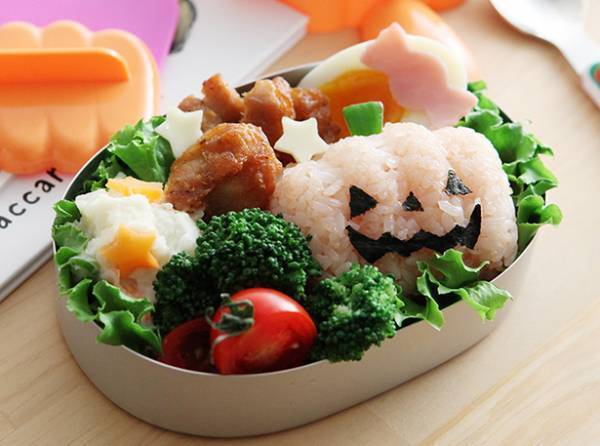おにぎり型で簡単！「#ハロウィン弁当」を作ろう[PR]