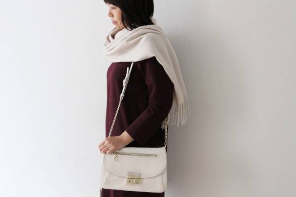 あの憧れ仏ブランドも♪　今、手に入れたいお値打ちカシミアストールって？[PR]