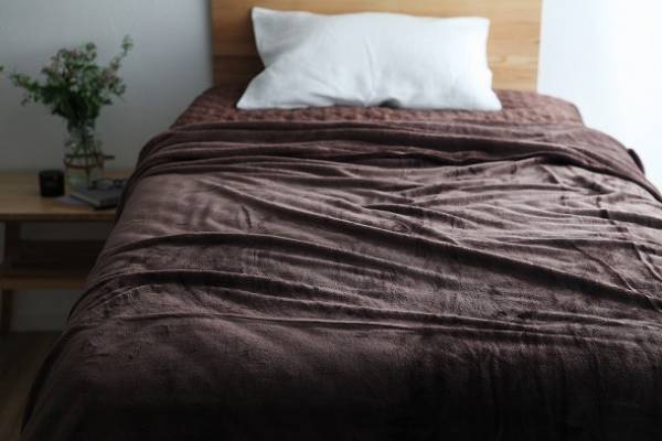 危険なネーミング！？21万人が認めた「朝ベッドから出られなくなる毛布」[PR]