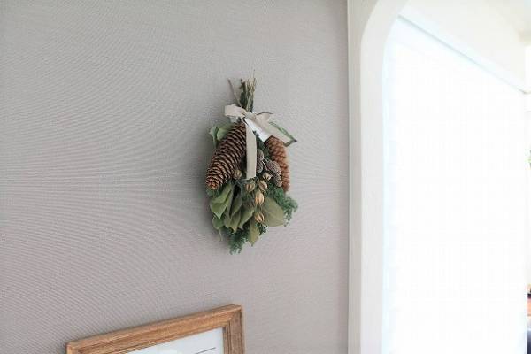 ひとつあるだけでクリスマス気分なお部屋に♪ナチュラル派のリース＆スワッグ[PR]