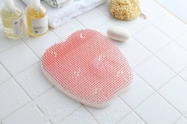 あのお悩みがきっと解決！噂の足ケアグッズでモチモチかかとを手に入れよう！[PR]