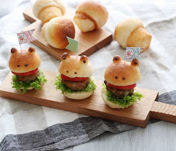 【子どもが笑顔になるレシピ】ちょっとカエルなミニハンバーガー[PR]