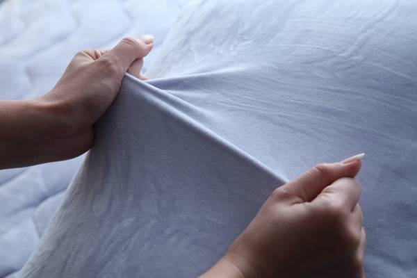 寒いこんな日はお家でぬくぬく。まるでとろけるような肌触りの「mofua」って！？[PR]