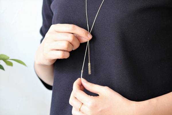 冬のお出かけが楽しくなる。いつものコーデをセンスアップしてくれるアクセサリーたち[PR]