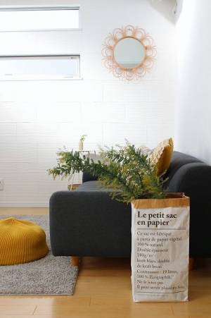 季節の変わり目に。ラタンミラーでできる簡単模様替えレッスン[PR]