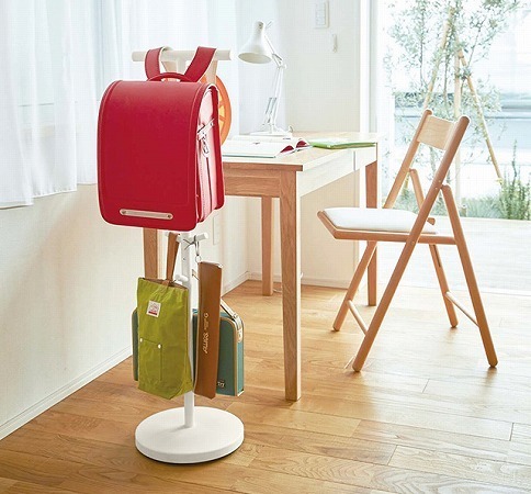 子どものお片付け習慣にも。省スペースが叶う「ランドセルハンガー」[PR]