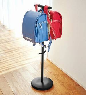 子どものお片付け習慣にも。省スペースが叶う「ランドセルハンガー」[PR]