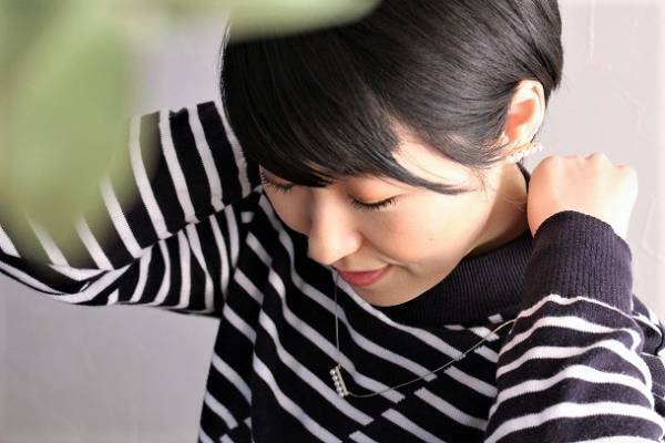 カジュアルコーデに大人の「遊び」を取り入れて。おしゃれの幅が広がるプリプラアクセ[PR]