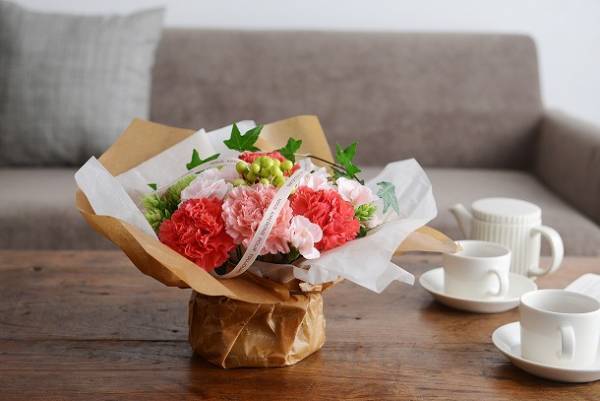 準備はお早めに！今年の母の日は、18万人が感動した「フラワーギフト」を贈ろう。[PR]