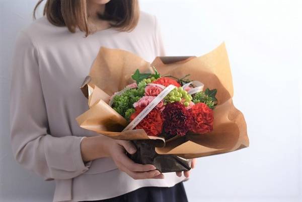 準備はお早めに！今年の母の日は、18万人が感動した「フラワーギフト」を贈ろう。[PR]