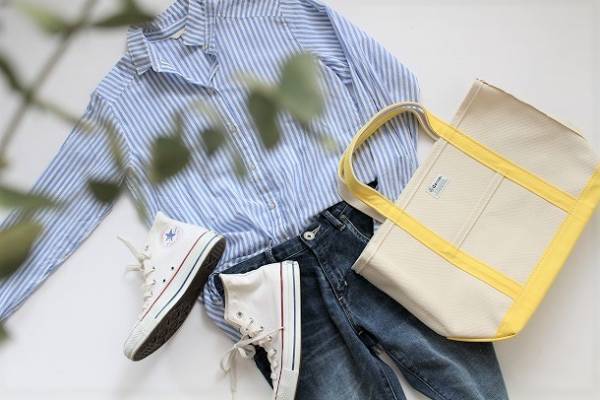 いつものアイテムに“春色小物”を投入！ パッと華やぐ「差し色」コーデ