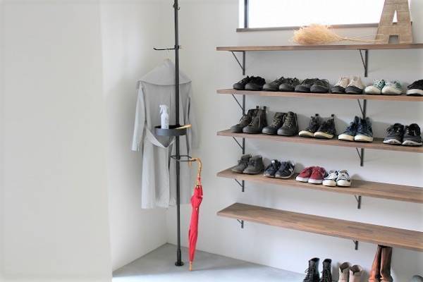 噂の「つっぱり棒」でできる、おしゃれな春の模様替え =前編=[PR]