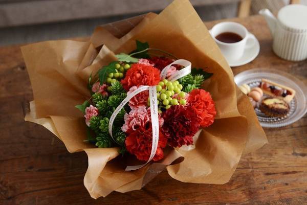 お母さんにも、義理のお母さんにも！気になるみんなの「母の日」事情[PR]