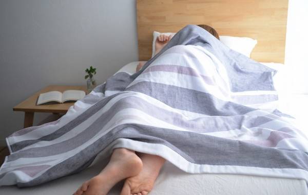 本格的な暑さになる前に！12000枚売れた噂のタオルケットで夏の快眠対策[PR]