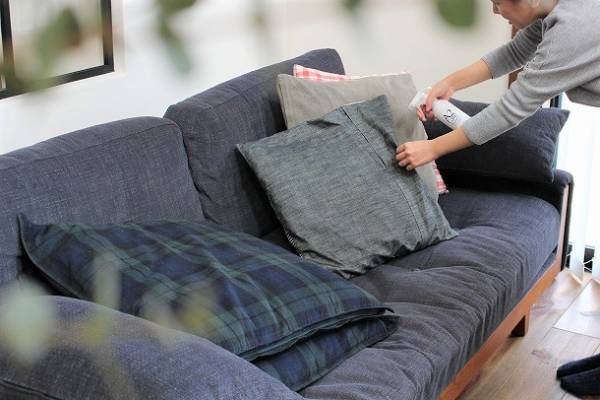 使える！場所別梅雨対策アイデア =リビング・ベッドルーム・玄関編=[PR]