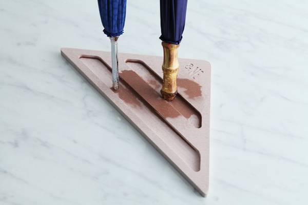 使える！場所別梅雨対策アイデア =リビング・ベッドルーム・玄関編=[PR]