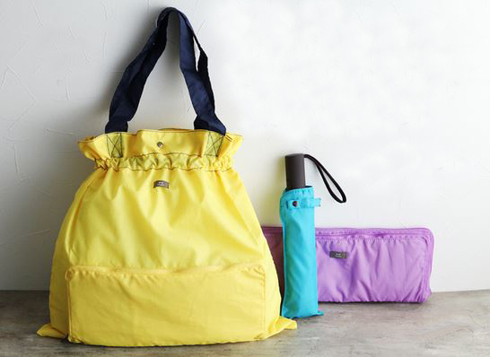 次の雨が待ち遠しくなる？雨の日のおしゃれを諦めないファッションアイテムたち[PR]