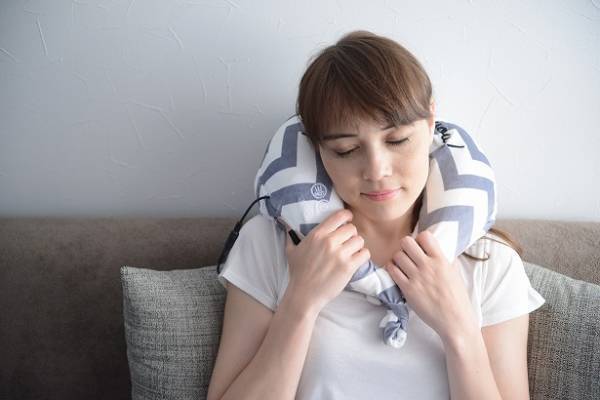 いつでもどこでもお手軽マッサージを。おうちでできる「自分ケア」[PR]