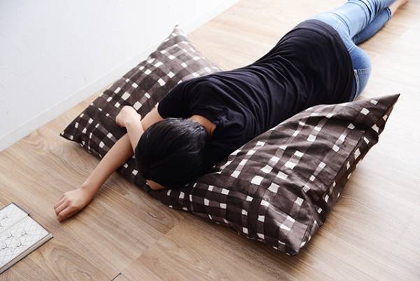 【秋のくつろぎ時間はこんなアイテムで】絵になる北欧風ビッククッション[PR]