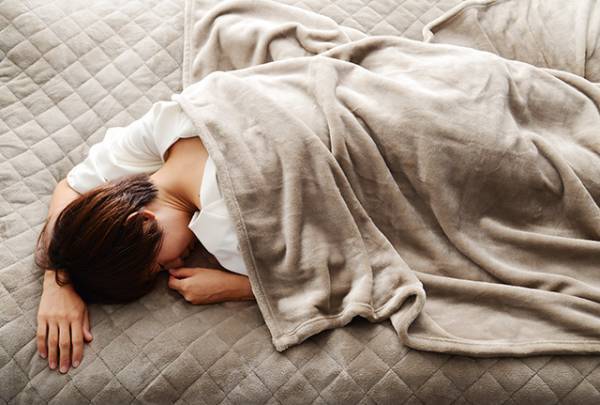 【累計25万枚突破】朝ベッドから出られなくなる伝説の毛布って！？[PR]