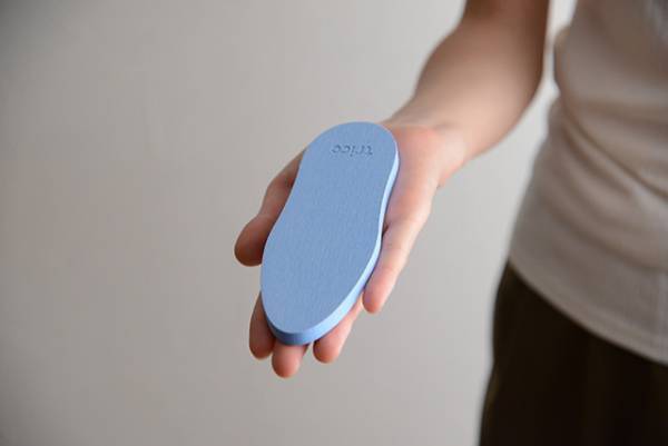 気になる靴のニオイをなかったことに！珪藻土パワーで毎日のシューズケアを。[PR]