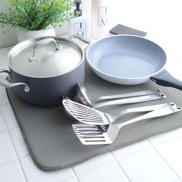 キッチンが狭くても大丈夫！置き場所を取らない「水切りディッシュマット」[PR]