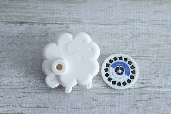 寝室がミニシアターに!? 子どもも釘付けになる、絵本読み聞かせアイテム