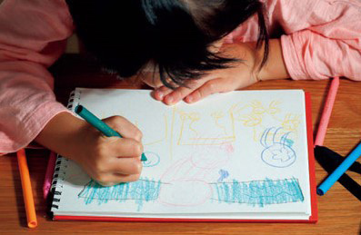 【入学祝いにBALMUDAのライト】色を見る力を育て、子どもの目を守る