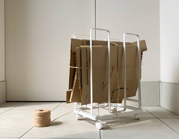 暮らしのストレスを解決！towerダンボールストッカーでごみをスリム化。[PR]