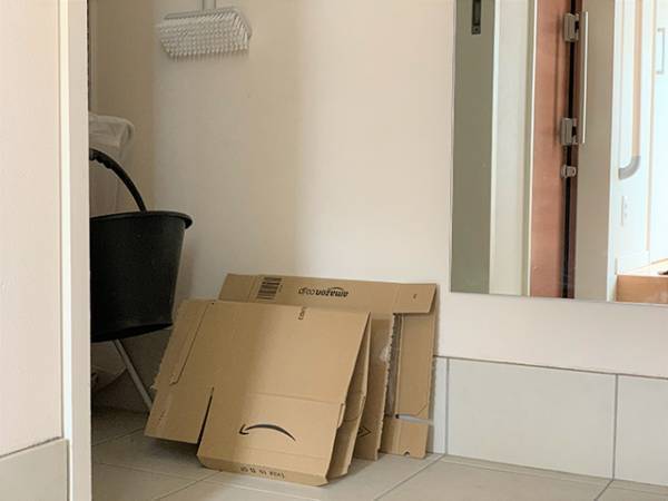 暮らしのストレスを解決！towerダンボールストッカーでごみをスリム化。[PR]