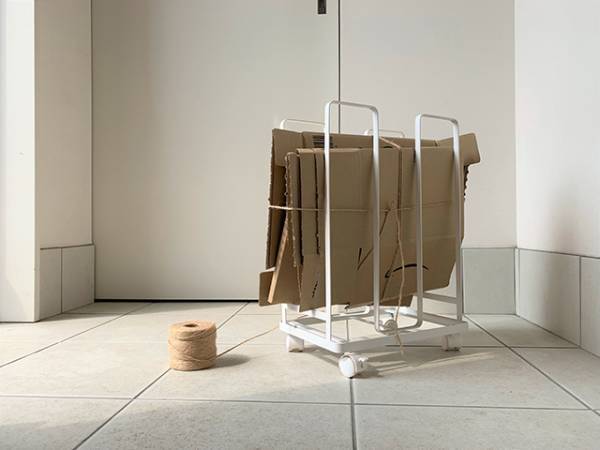 暮らしのストレスを解決！towerダンボールストッカーでごみをスリム化。[PR]