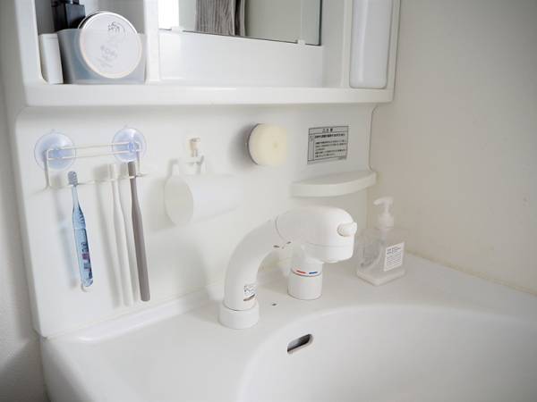 使っているときも、使っていないときも。きれいが続く「マーナの洗面スポンジ」[PR]