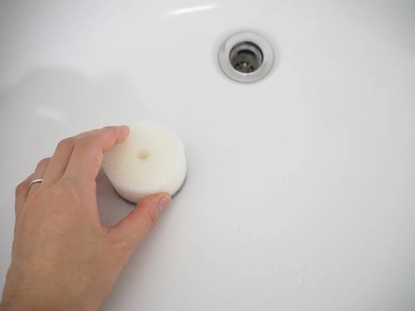使っているときも、使っていないときも。きれいが続く「マーナの洗面スポンジ」[PR]