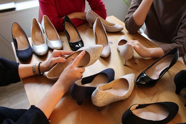 キレイなのに一日中疲れない！アンジェの「履き心地パンプス」×「美脚パンプス」を徹底解剖！スタッフ履き比べ座談会開幕[PR]