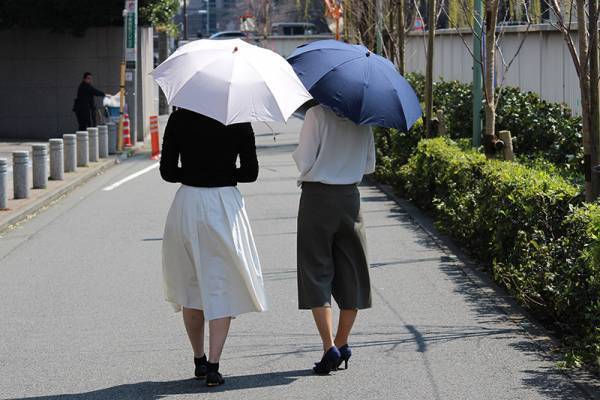 アンジェスタッフ愛用者多数！WAKAOの日傘の魅力、使い勝手、色々聞いてみました[PR]